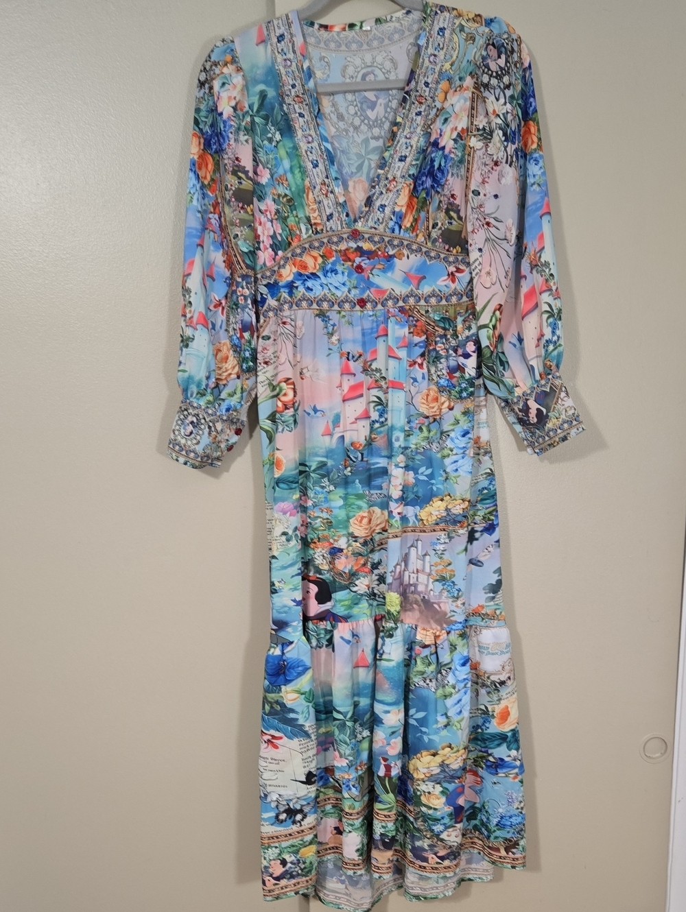 Unbranded Snow White Multi-Color V-Neck Maxi Dress Size Small